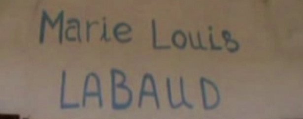 Le nom Marie-Louise Labaud sur le fronton
