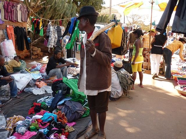 Marché de vêtements
